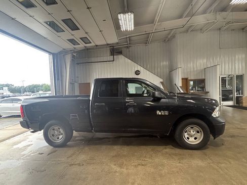 Used 2017 RAM 1500 Express AWD/4WD image 2