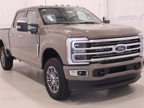 New 2026 Ford F250 Platinum w/ Platinum Plus Package AWD/4WD image 3