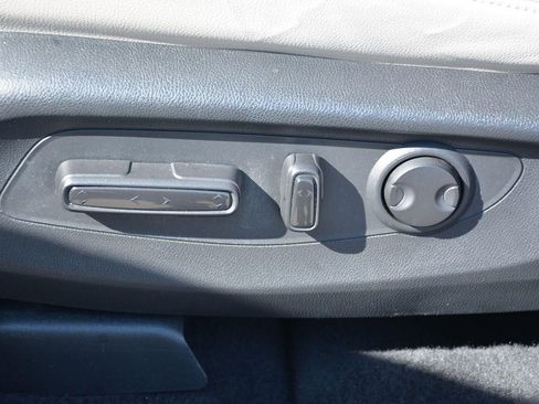 Used 2024 Honda CR-V EX-L image 12