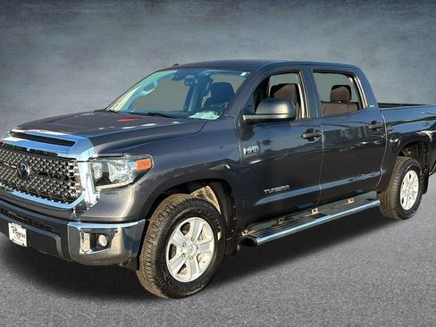 Used 2018 Toyota Tundra SR5 w/ SR5 Upgrade Package AWD/4WD image 3
