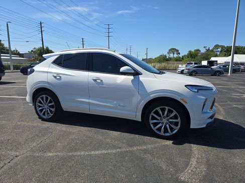 Used 2026 Buick Encore GX Avenir w/ Avenir Technology Package AWD/4WD image 2