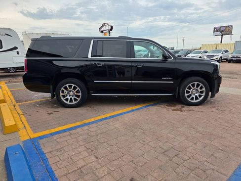 Used 2019 GMC Yukon XL Denali AWD/4WD image 4