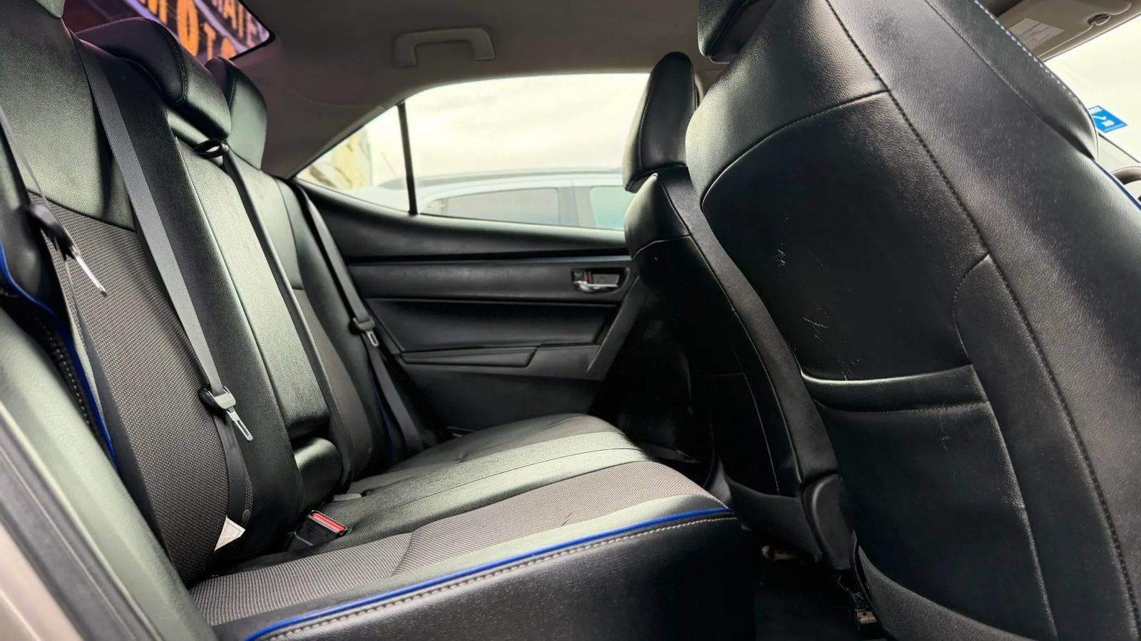Used 2019 Toyota Corolla SE FWD image 14