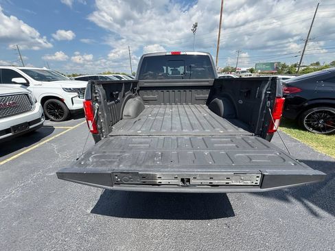 Used 2018 Ford F150 Lariat w/ Equipment Group 502A Luxury AWD/4WD image 5