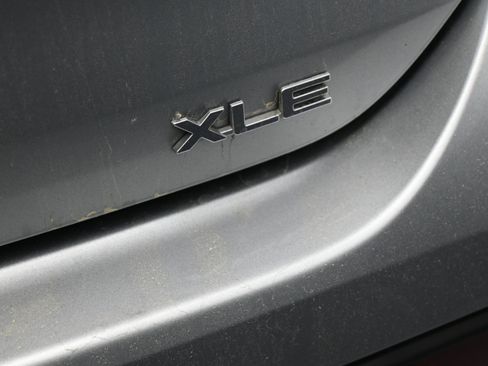 Certified 2024 Toyota Highlander XLE image 22