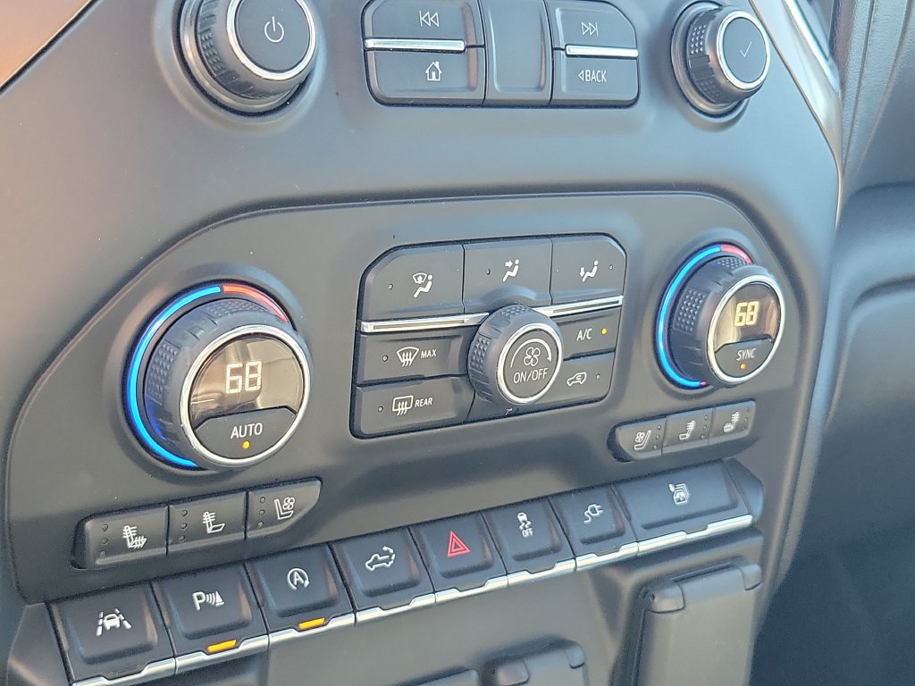Used 2019 Chevrolet Silverado 1500 High Country w/ Technology Package AWD/4WD image 28
