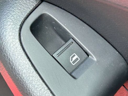 Used 2015 Volkswagen Jetta Sport FWD image 34
