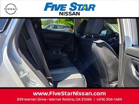 Used 2024 Nissan Rogue S image 15