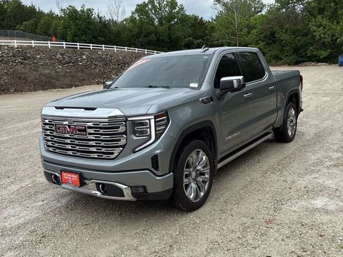Used 2025 GMC Sierra 1500 Denali w/ Denali Reserve Package AWD/4WD image 1