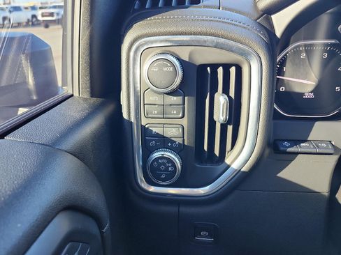 Used 2021 GMC Sierra 2500 Denali w/ Denali Black Diamond Edition image 25