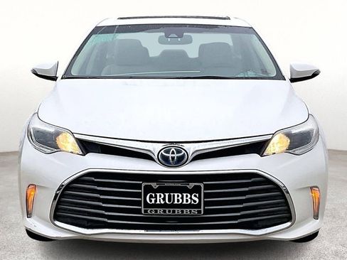 Used 2018 Toyota Avalon XLE Premium image 5