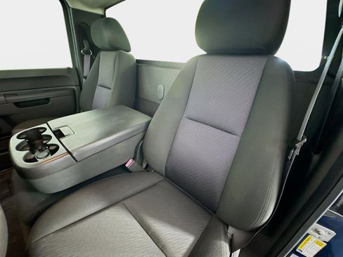 Used 2014 GMC Sierra 2500 SLE w/ Snow Plow Prep Package image 10