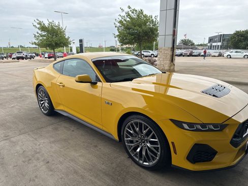 Used 2024 Ford Mustang GT Premium image 23