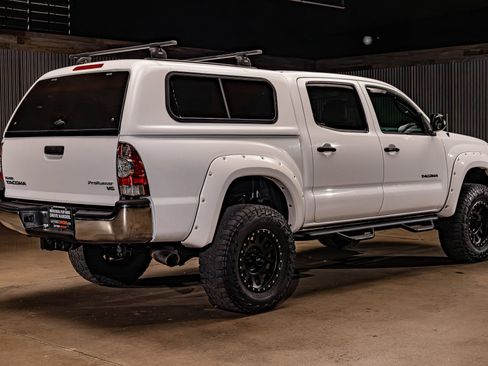Used 2015 Toyota Tacoma PreRunner w/ SR5 Package RWD image 9