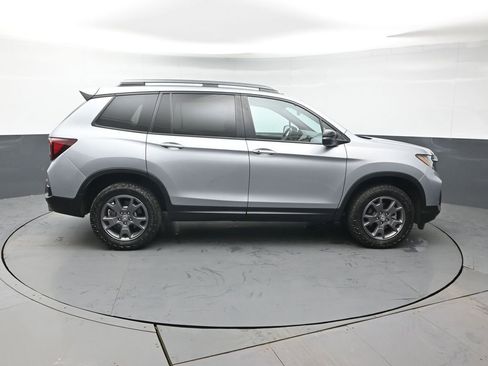 Certified 2024 Honda Passport TrailSport image 8
