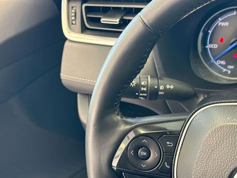 Used 2023 Toyota RAV4 XLE Premium image 29