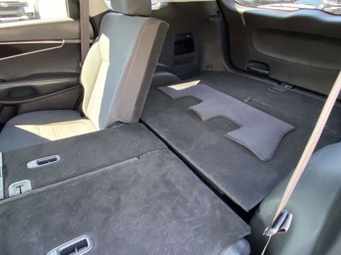 Used 2016 Kia Sorento FWD image 12