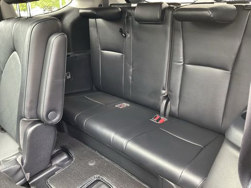 Used 2022 Toyota Highlander Platinum AWD/4WD image 32