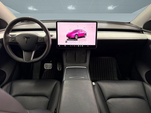 Used 2024 Tesla Model Y 2WD image 13