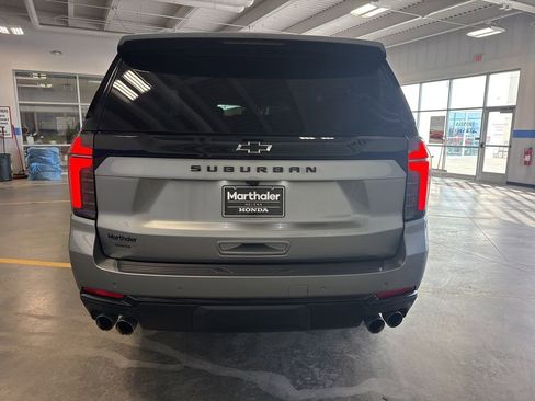 Used 2025 Chevrolet Suburban Z71 AWD/4WD image 11