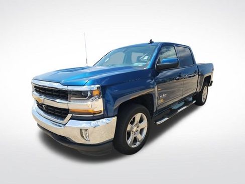 Used 2018 Chevrolet Silverado 1500 LT w/ Texas Edition RWD image 3