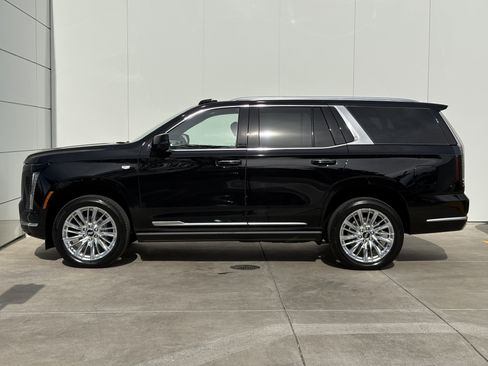 New 2026 Cadillac Escalade Luxury image 4