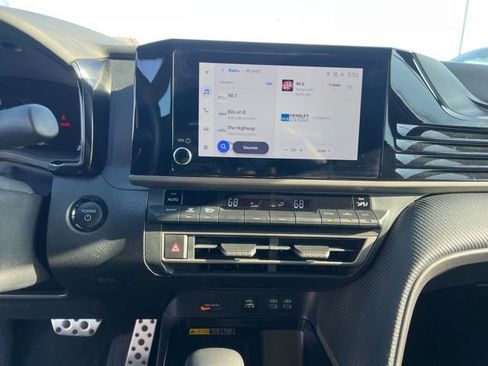 Used 2025 Toyota Camry SE image 16