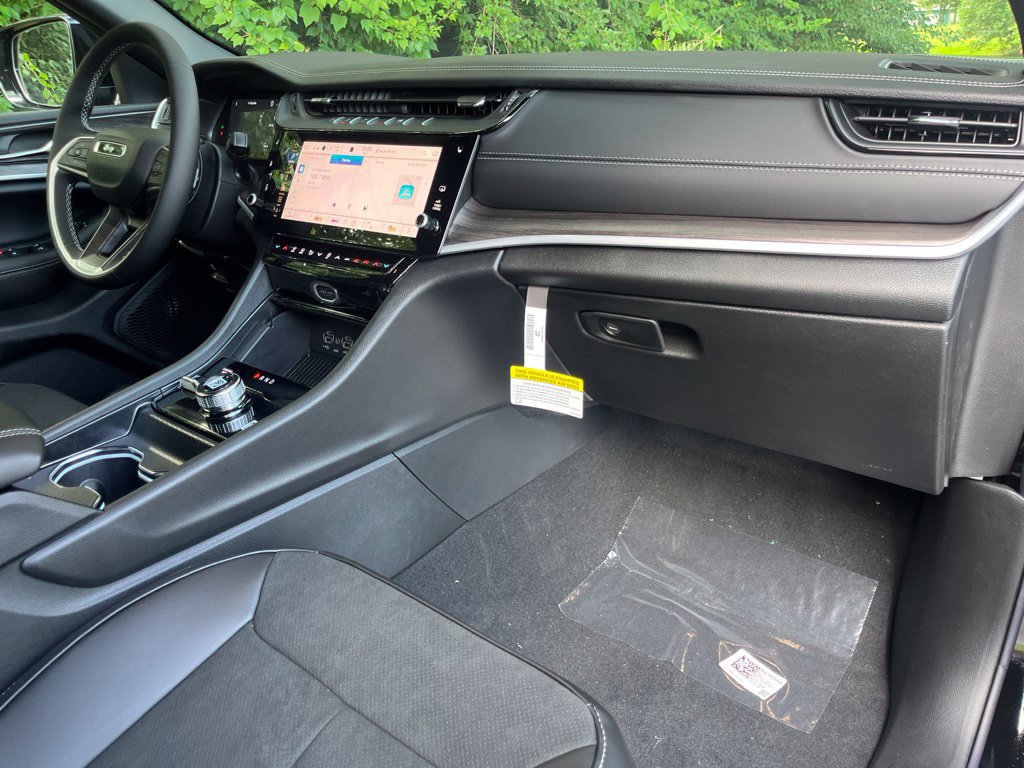 New 2026 Jeep Grand Cherokee Altitude AWD/4WD image 38