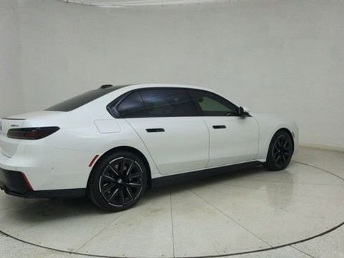 Used 2023 BMW i7 xDrive60 w/ Executive Package 2 image 71