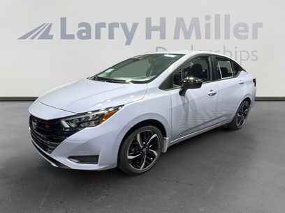 New 2025 Nissan Versa SR w/ Trunk Package