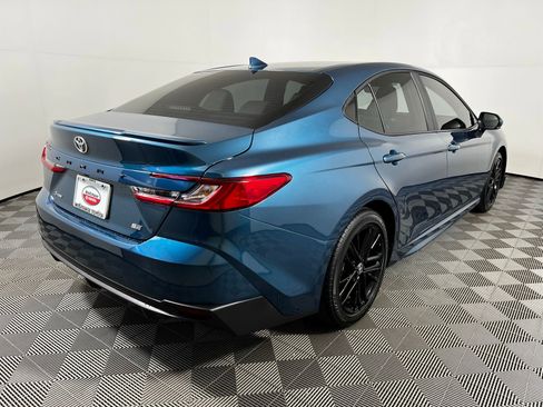 Used 2026 Toyota Camry SE w/ Multimedia Upgrade Package FWD image 5