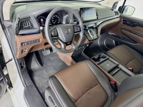 Used 2026 Honda Odyssey Elite image 8