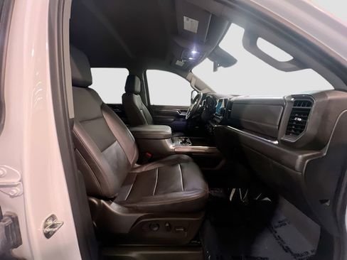 Used 2024 Chevrolet Silverado 3500 LTZ AWD/4WD image 21
