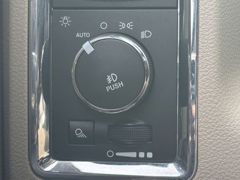 Used 2016 RAM 1500 Laramie Longhorn w/ Convenience Group AWD/4WD image 26