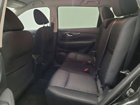 Used 2018 Nissan Rogue SV FWD image 18