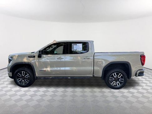 Used 2022 GMC Sierra 1500 AT4 w/ AT4 Premium Package AWD/4WD image 8