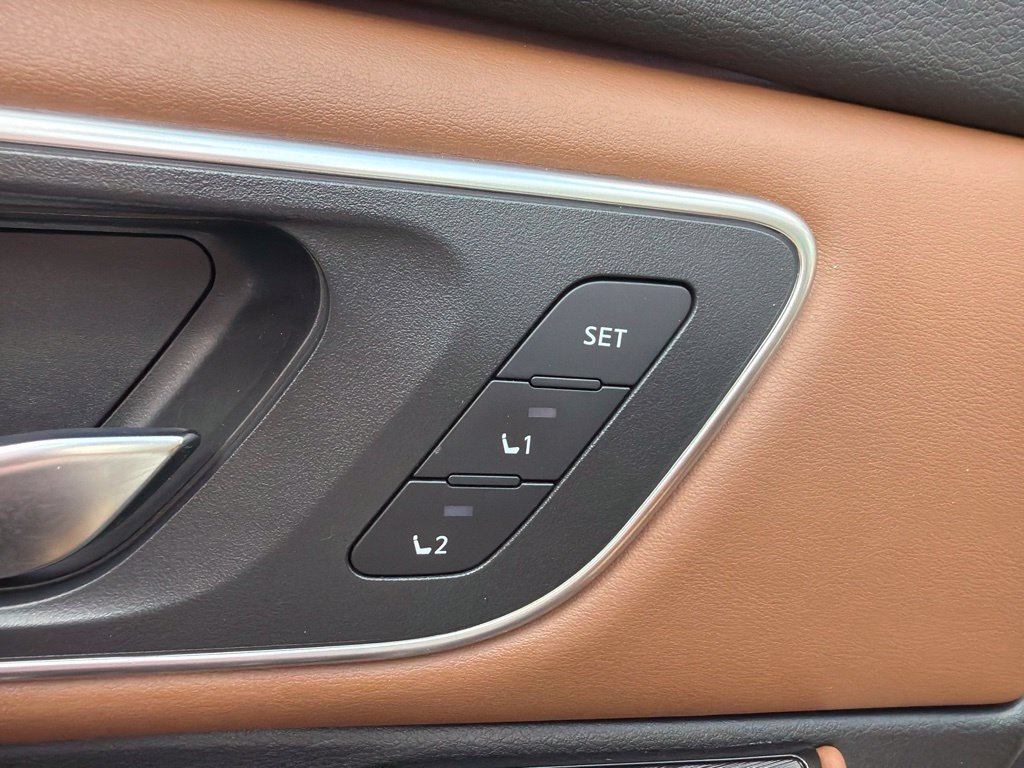 Used 2024 Nissan Rogue Platinum FWD image 25