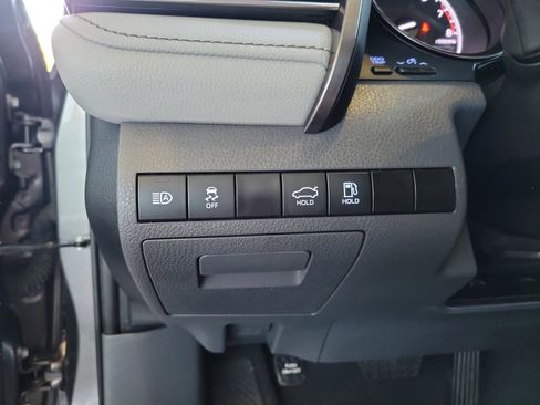 Used 2023 Toyota Camry SE image 18