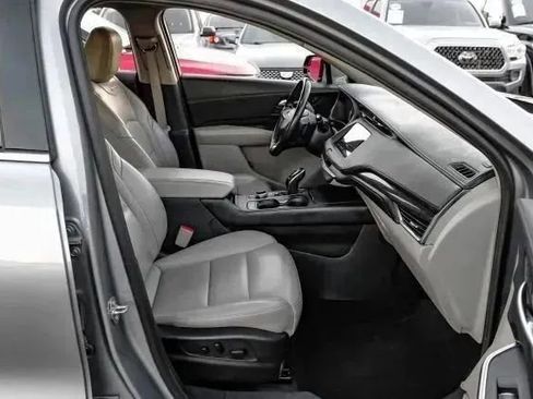 Used 2023 Cadillac XT4 Premium Luxury image 43