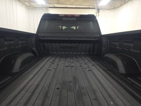 Used 2025 GMC Sierra 2500 AT4X image 19