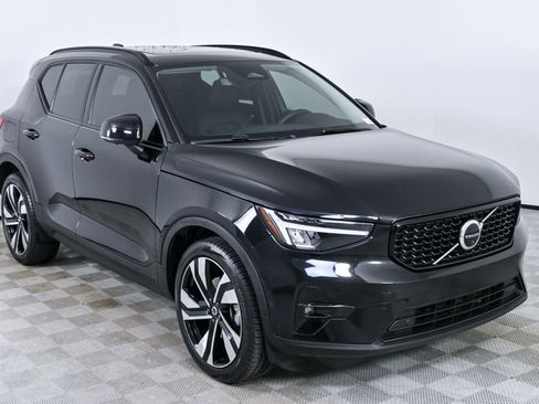 Used 2023 Volvo XC40 B5 Plus w/ Driver Assist Package image 26