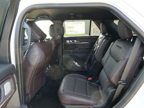 New 2027 Ford Explorer Platinum AWD/4WD image 12