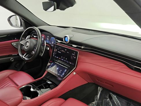 Used 2023 Maserati Grecale Modena AWD/4WD image 34