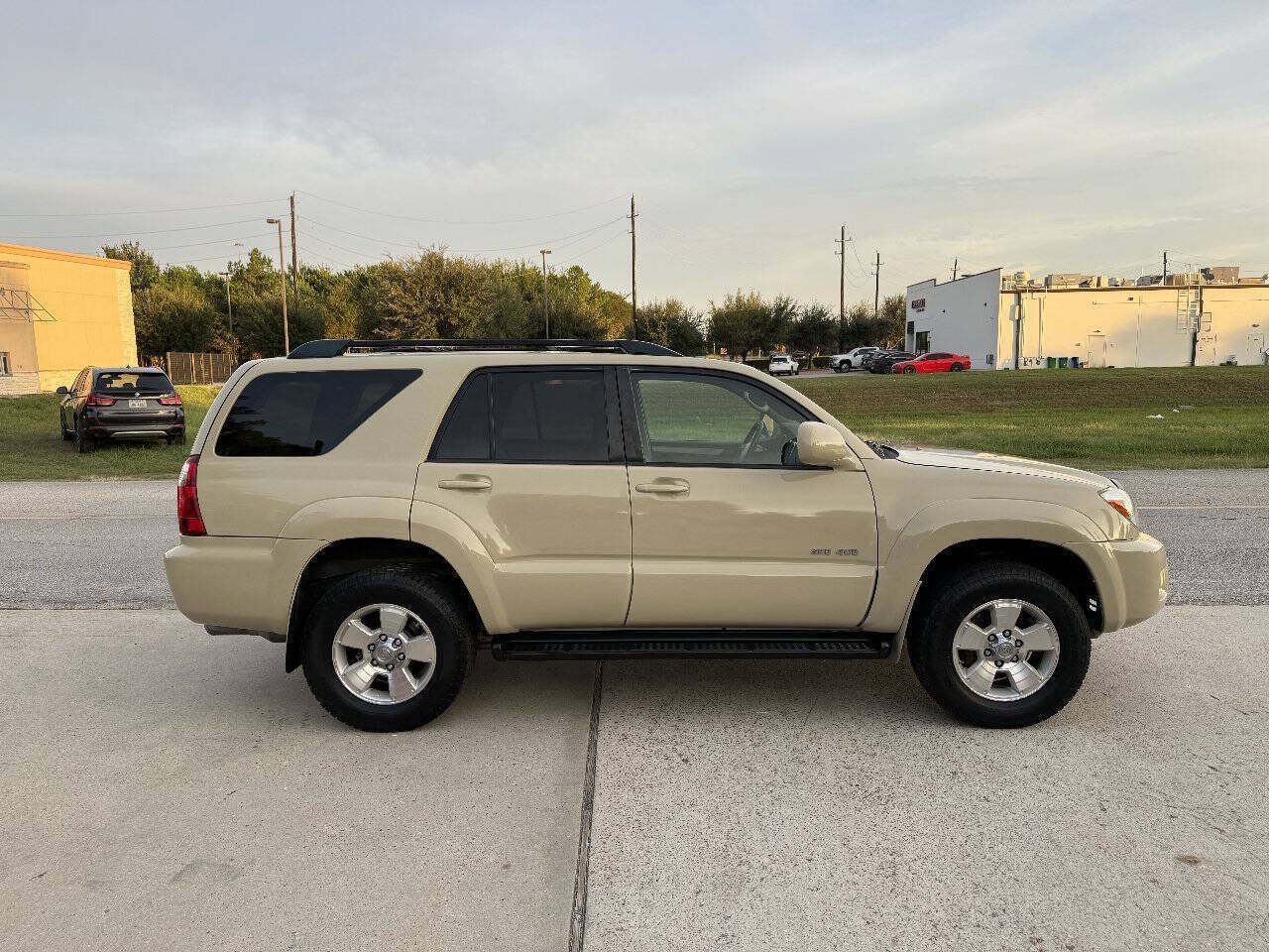 Used 2007 Toyota 4Runner SR5 AWD/4WD image 5
