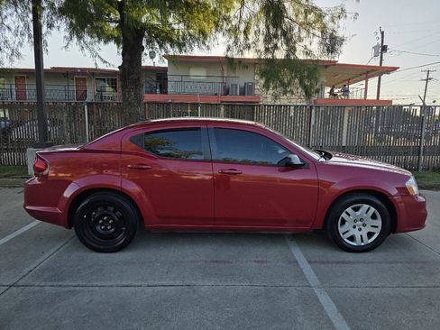 Used 2014 Dodge Avenger SE FWD image 38