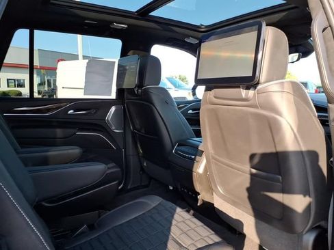 Used 2023 Cadillac Escalade Premium Luxury Platinum w/ LPO, Floor Liner Package AWD/4WD image 21