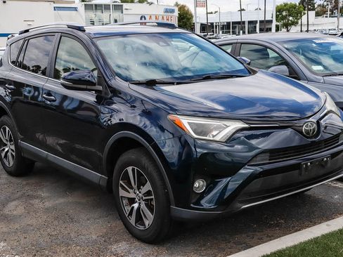 Used 2018 Toyota RAV4 XLE w/ Plus Extra Value Package FWD image 8