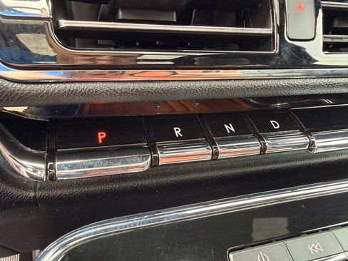 Used 2019 Lincoln Navigator Select RWD image 16