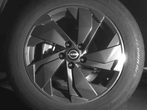 Used 2025 Nissan Rogue SV image 12