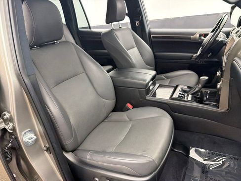 Used 2021 Lexus GX 460 Premium w/ Premium Package AWD/4WD image 34